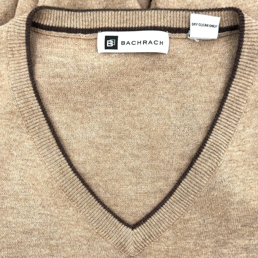 Bachrach Men’s Wool Silk Blend Tan with Brown Accents V-Neck Sweater Size L